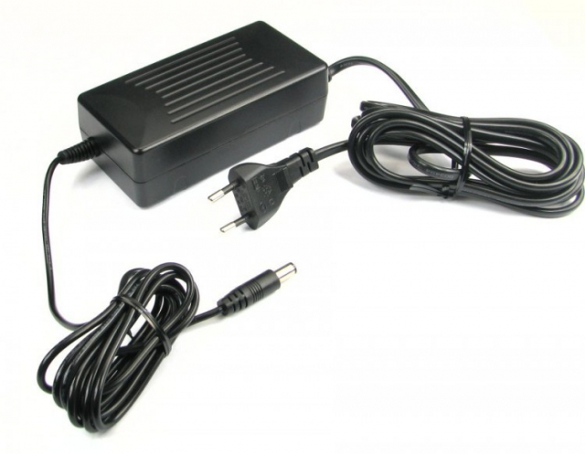 SCALEXTRIC Digital Transformer 4 Amp 15v. EU