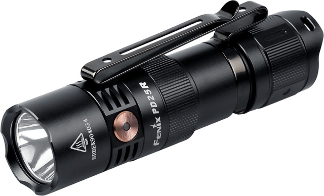 Fenix PD25R lommelygte