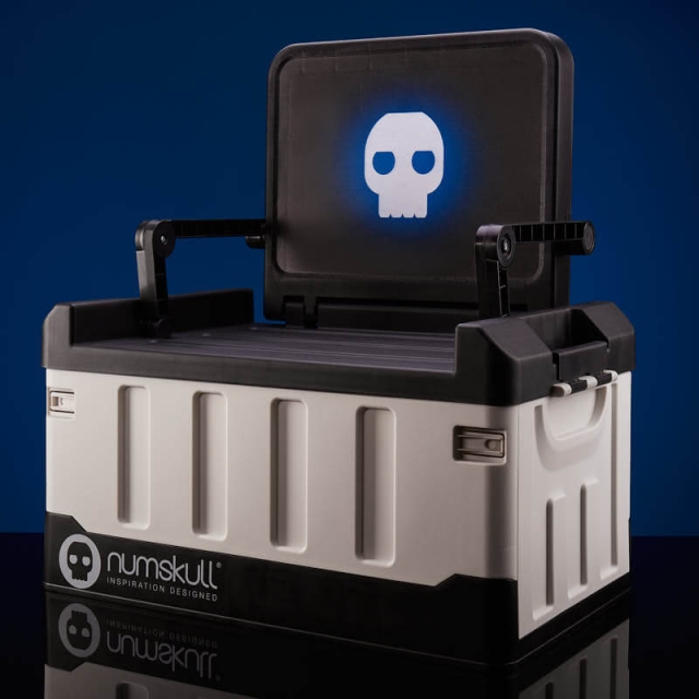 Numskull Officiel PS5-inspireret opbevaringsboks til soveværelset med klapstol