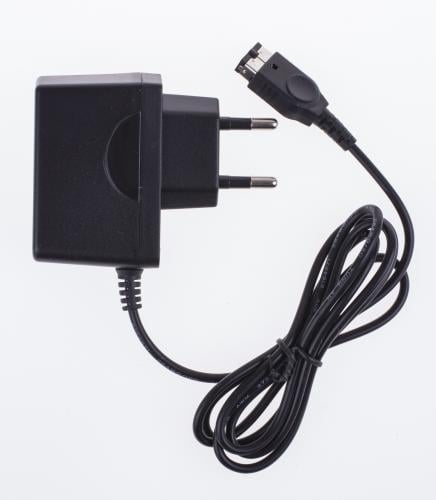 Trade Invaders DS fat/GBA SP AC-adapter (i F&G-pose + label)