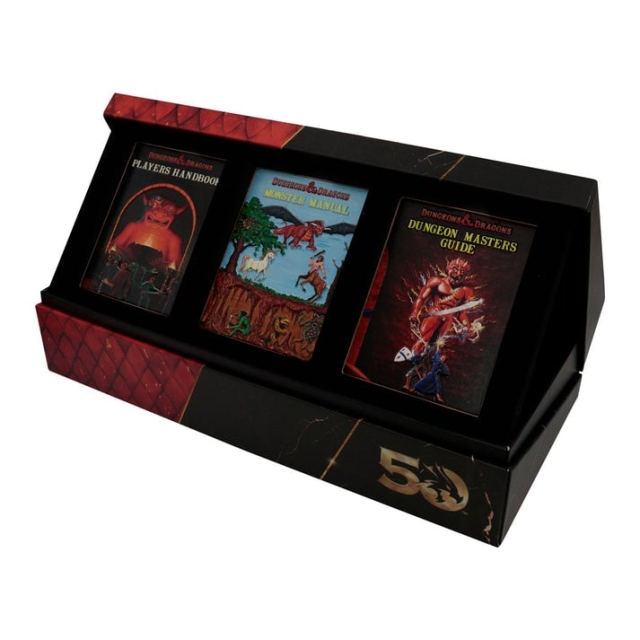 Dungeons & Dragons 50-års jubilæumssæt med bogomslag fra 1. udgave