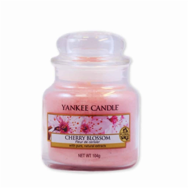 Yankee Candle Classic Small Jar Cherry Blossom Candle 104g i gruppen SKØNHED & HELSE / Duft & Parfume / Øvrig duft / Duftlys hos TP E-commerce Nordic AB (38-59348)