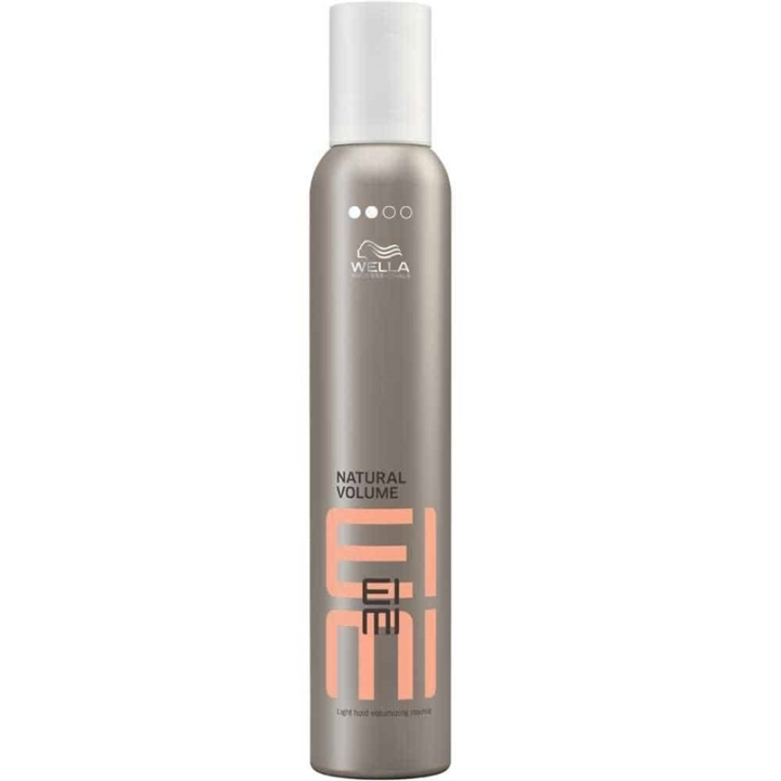 Wella EIMI Natural Volume Light Hold Volumising Mousse 300ml i gruppen SKØNHED & HELSE / Hår og styling / Hår styling / Hårmousse hos TP E-commerce Nordic AB (38-67918)