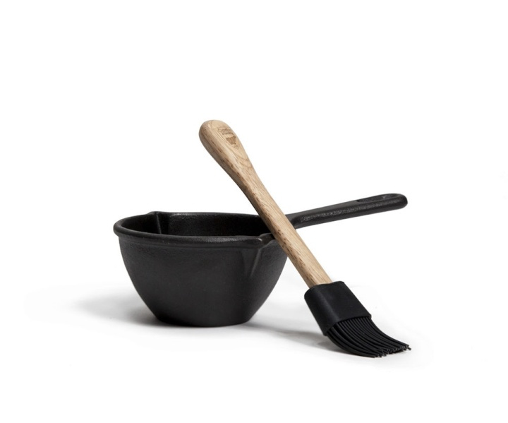 Orrefors Hunting Glaze Pan i gjutjärn, inkl. pensel, svart i gruppen HJEM, HUS & HAVE / Køkkenredskaber / Gryder og kasseroller hos TP E-commerce Nordic AB (38-75437)