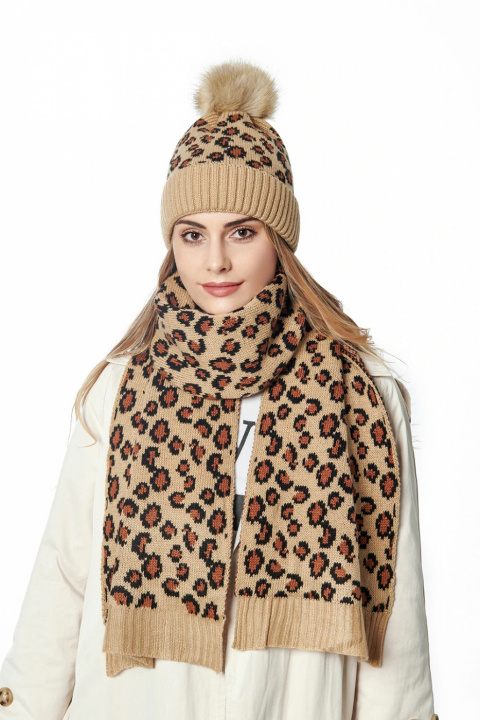 Matchende hue og tørklæde med leopardprint i gruppen SPORT, FRITID & HOBBY / Accessories / Vanter & Handsker hos TP E-commerce Nordic AB (38-83043)