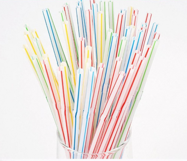 Disposable colored strip straws, 100pcs i gruppen LEGETØJ, BØRN & BABY / Mad & Drikke / Børnefest & Fest hos TP E-commerce Nordic AB (38-83185)