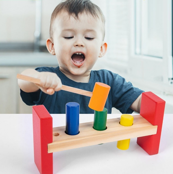 Hammer bench with colorful wooden blocks i gruppen LEGETØJ, BØRN & BABY / Babyleg (0-3 år) / Aktivitetslegetøj hos TP E-commerce Nordic AB (38-83262)