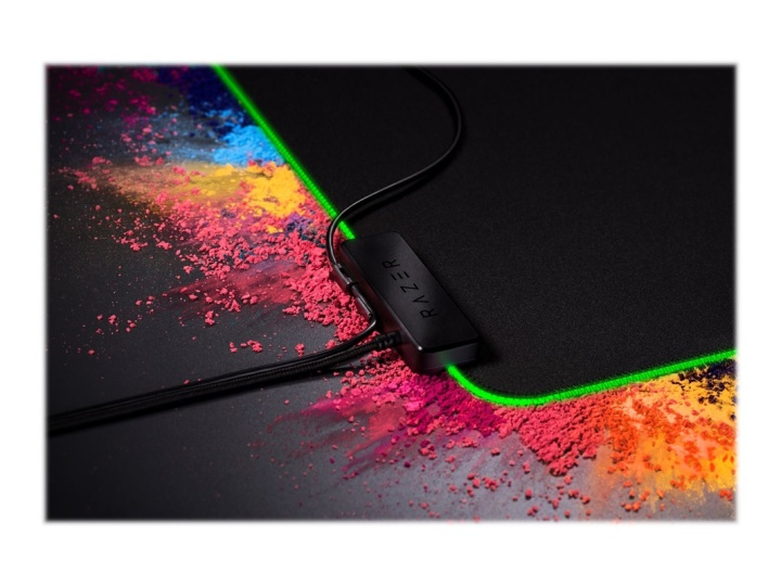 Razer Goliathus Extended Chroma - Musmatta i gruppen COMPUTERTILBEHØR / GAMING / Musemåtter hos TP E-commerce Nordic AB (38-86122)