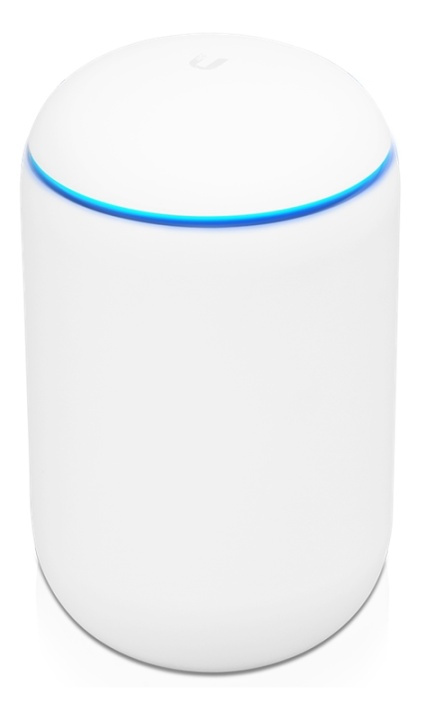 Ubiquiti UniFi Dream Machine i gruppen COMPUTERTILBEHØR / Netværk / Routere hos TP E-commerce Nordic AB (38-93633)