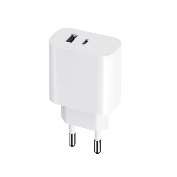 Maxlife MXTC-06 - PD QC Väggladdare 1x USB-C, 1x USB, 30W, Vit i gruppen SMARTPHONES & TABLETS / Opladere og kabler / Vægoplader / Vægoplader USB hos TP E-commerce Nordic AB (38-95938)