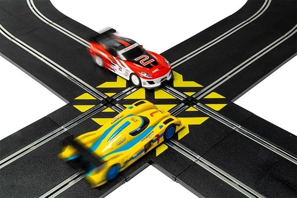 SCALEXTRIC Straight Crossover 90° i gruppen LEGETØJ, BØRN & BABY / Radiostyrede / Bilbaner / Skinner hos TP E-commerce Nordic AB (A01347)