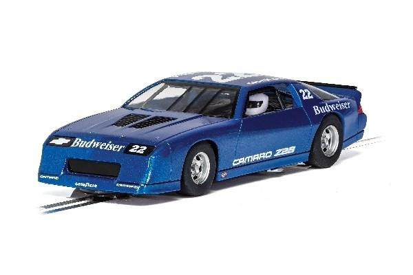 SCALEXTRIC Chevrolet Camaro IROC-Z - Blue i gruppen LEGETØJ, BØRN & BABY / Radiostyrede / Bilbaner / Bilar hos TP E-commerce Nordic AB (A01488)