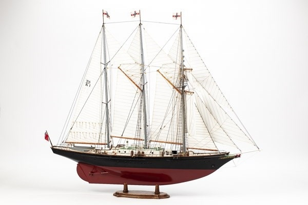 Billing Boats 1:75 Sir Winston Churchill -Wooden hull i gruppen SPORT, FRITID & HOBBY / Hobby / Træmodeller / Skib hos TP E-commerce Nordic AB (A05430)
