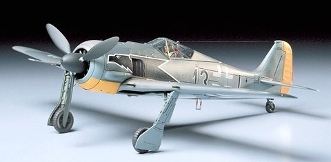 Tamiya 1/48 FOCKE WULF FW190 A3 i gruppen SPORT, FRITID & HOBBY / Hobby / Plastik modeller / Fly & Helikoptere hos TP E-commerce Nordic AB (A06213)