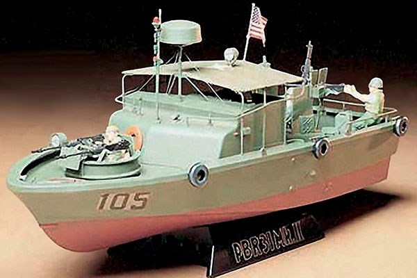 Tamiya 1/35 VIETNAM FLODPATRULJEBÅD i gruppen SPORT, FRITID & HOBBY / Hobby / Plastik modeller / Militære køretøjer (land) hos TP E-commerce Nordic AB (A06280)