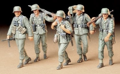 Tamiya 1/35 GERMAN MACHINE GUN CREW i gruppen SPORT, FRITID & HOBBY / Hobby / Plastik modeller / Figurer hos TP E-commerce Nordic AB (A06297)