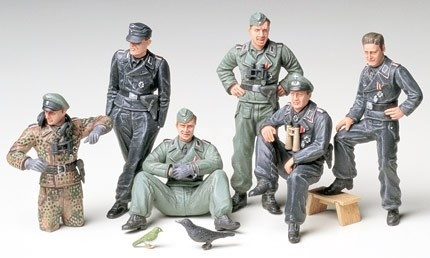 Tamiya 1/35 GERMAN TANK CREW AT REST i gruppen SPORT, FRITID & HOBBY / Hobby / Plastik modeller / Militære køretøjer (land) hos TP E-commerce Nordic AB (A06311)