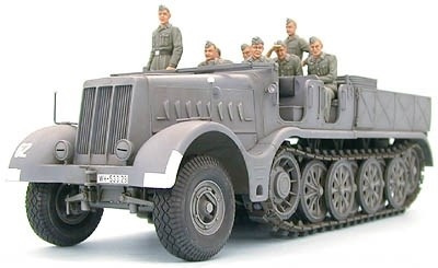 Tamiya 1/35 GERMAN 18T HALFTRACK FAMO i gruppen SPORT, FRITID & HOBBY / Hobby / Plastik modeller / Militære køretøjer (land) hos TP E-commerce Nordic AB (A06331)