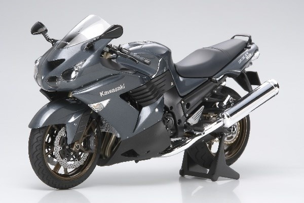 Tamiya 1/12 Kawasaki ZZR1 1400 i gruppen SPORT, FRITID & HOBBY / Hobby / Plastik modeller / Motorcykler hos TP E-commerce Nordic AB (A06449)