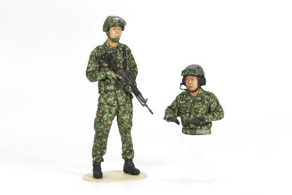 Tamiya 1/16 JGSDF Tank Crew i gruppen SPORT, FRITID & HOBBY / Hobby / Plastik modeller / Figurer hos TP E-commerce Nordic AB (A06556)