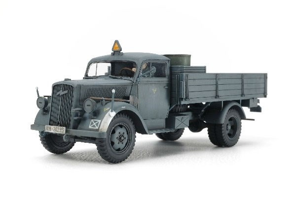 Tamiya 1/48 German 3t 4x2 Cargo Truck i gruppen SPORT, FRITID & HOBBY / Hobby / Plastik modeller / Militære køretøjer (land) hos TP E-commerce Nordic AB (A06560)