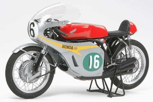 Tamiya 1/12 Honda RC166 i gruppen SPORT, FRITID & HOBBY / Hobby / Plastik modeller / Motorcykler hos TP E-commerce Nordic AB (A06610)