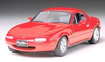 Tamiya 1/24 Eunos Roadster i gruppen SPORT, FRITID & HOBBY / Hobby / Plastik modeller / Biler hos TP E-commerce Nordic AB (A06653)