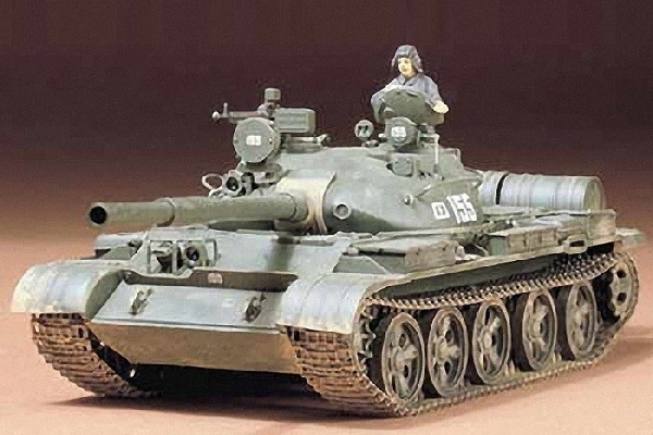 Tamiya 1/35 Russian T-62A Tank i gruppen SPORT, FRITID & HOBBY / Hobby / Plastik modeller / Militære køretøjer (land) hos TP E-commerce Nordic AB (A06686)