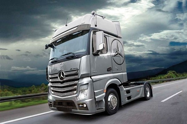 Italeri 1:24 MERCEDES BENZ ACTROS MP4 GIGASPACE i gruppen SPORT, FRITID & HOBBY / Hobby / Plastik modeller / Biler hos TP E-commerce Nordic AB (A07105)