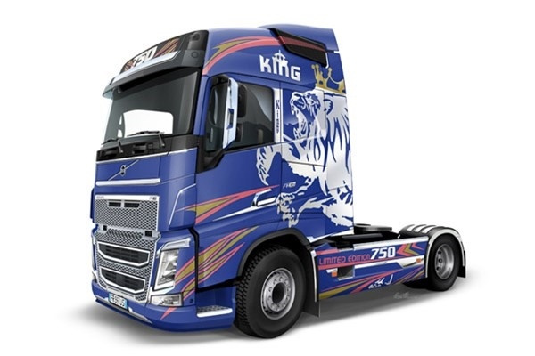 Italeri 1:24 Volvo FH4 Globetrotter Medium Roof i gruppen SPORT, FRITID & HOBBY / Hobby / Plastik modeller / Biler hos TP E-commerce Nordic AB (A07261)