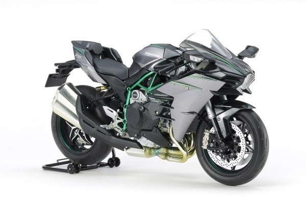 Tamiya 1:12 Kawasaki Ninja H2 Carbon i gruppen SPORT, FRITID & HOBBY / Hobby / Plastik modeller / Motorcykler hos TP E-commerce Nordic AB (A07393)