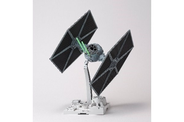 Revell Star Wars TIE Fighter (Bandai) 1:72 i gruppen SPORT, FRITID & HOBBY / Hobby / Plastik modeller / Sci-Fi hos TP E-commerce Nordic AB (A07485)