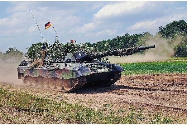Revell 1:35 Leopard 1A5 i gruppen SPORT, FRITID & HOBBY / Hobby / Plastik modeller / Militære køretøjer (land) hos TP E-commerce Nordic AB (A07558)