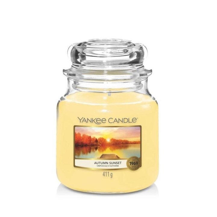 Yankee Candle Classic Medium Jar Autumn Sunset 411g i gruppen SKØNHED & HELSE / Duft & Parfume / Øvrig duft / Duftlys hos TP E-commerce Nordic AB (C00644)
