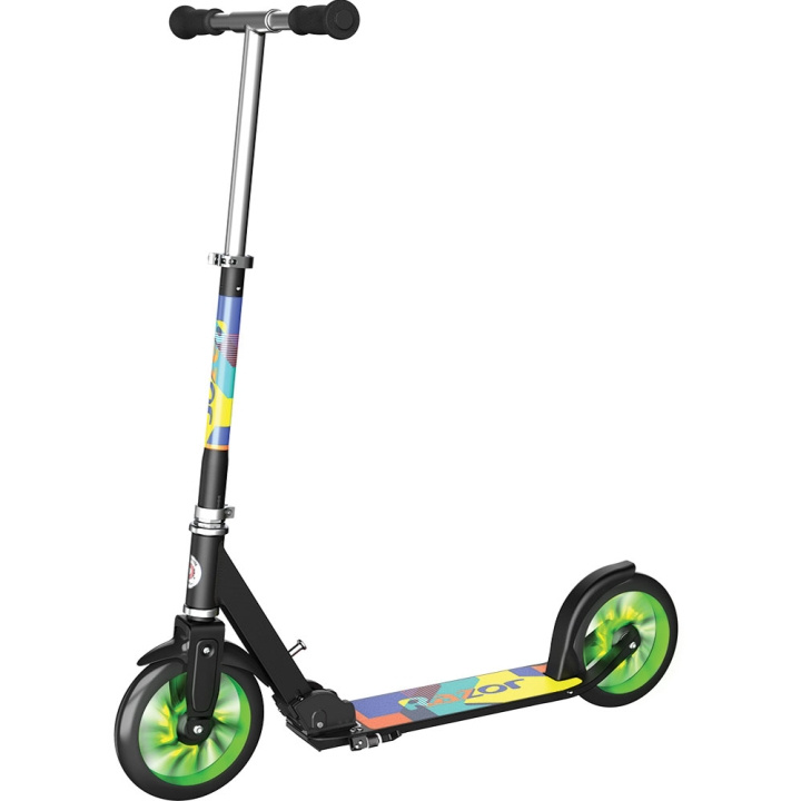 A5 Lux Light Up Scooter - Gree i gruppen LEGETØJ, BØRN & BABY / Udeleg & Sport / Cykler og scootere hos TP E-commerce Nordic AB (C05014)