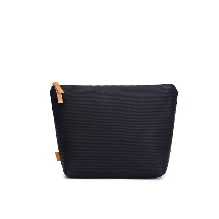 KUNGSBACKA Beauty Bag Astrid Top Large Black i gruppen HJEM, HUS & HAVE / Badværelse / Toilettasker hos TP E-commerce Nordic AB (C09326)