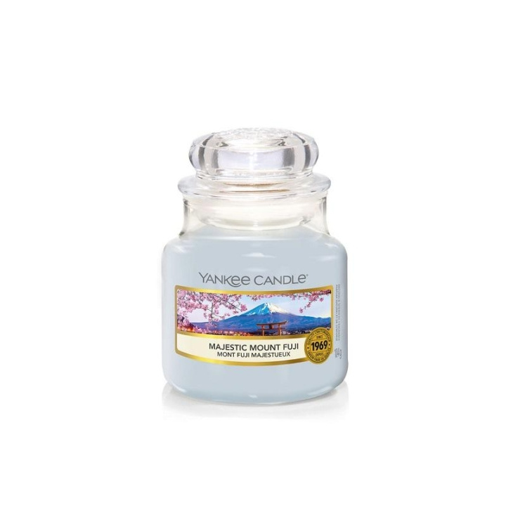 Yankee Candle Classic Small Jar Majestic Mount Fuji 104g i gruppen SKØNHED & HELSE / Duft & Parfume / Øvrig duft / Duftlys hos TP E-commerce Nordic AB (C11193)