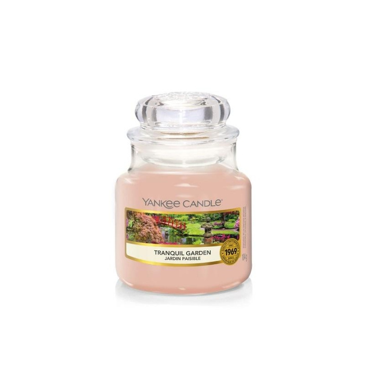 Yankee Candle Classic Small Jar Tranquil Garden 104g i gruppen SKØNHED & HELSE / Duft & Parfume / Øvrig duft / Duftlys hos TP E-commerce Nordic AB (C11208)