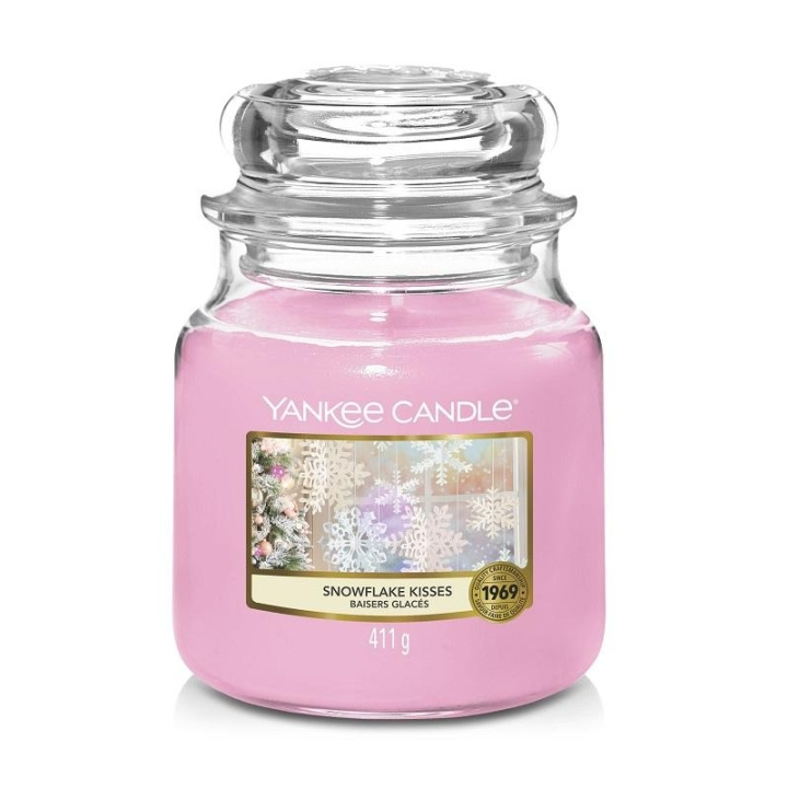 Yankee Candle Classic Medium Jar Snowflake Kisses 411g i gruppen SKØNHED & HELSE / Duft & Parfume / Øvrig duft / Duftlys hos TP E-commerce Nordic AB (C14048)