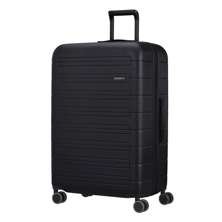 American Tourister Nova Stream Spinner 77/28 Expand Sort i gruppen SPORT, FRITID & HOBBY / Rejsetilbehør / Rejsetasker hos TP E-commerce Nordic AB (C17066)