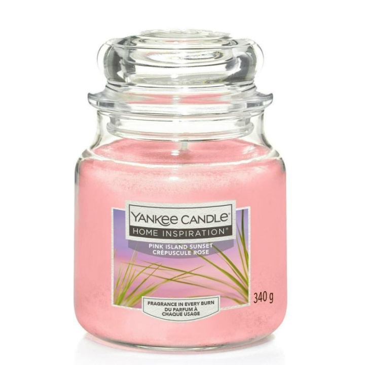 Yankee Candle Home Inspiration Medium Pink Island Sunset 340g i gruppen SKØNHED & HELSE / Duft & Parfume / Øvrig duft / Duftlys hos TP E-commerce Nordic AB (C23056)