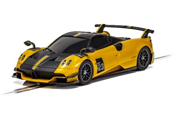 SCALEXTRIC Pagani Huayra BC Roadster 1:32, yellow i gruppen LEGETØJ, BØRN & BABY / Radiostyrede / Bilbaner / Bilar hos TP E-commerce Nordic AB (C29644)