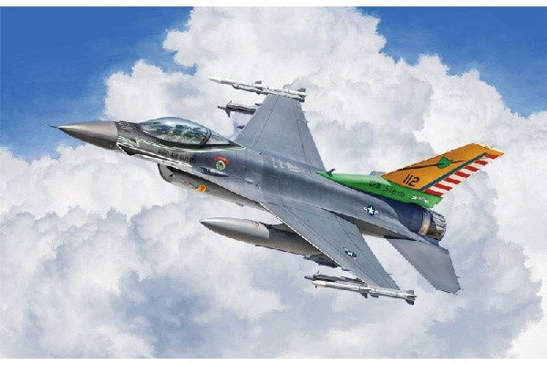 ITALERI 1:48 F-16C Fighting Falcon i gruppen SPORT, FRITID & HOBBY / Hobby / Plastik modeller / Fly & Helikoptere hos TP E-commerce Nordic AB (C29820)
