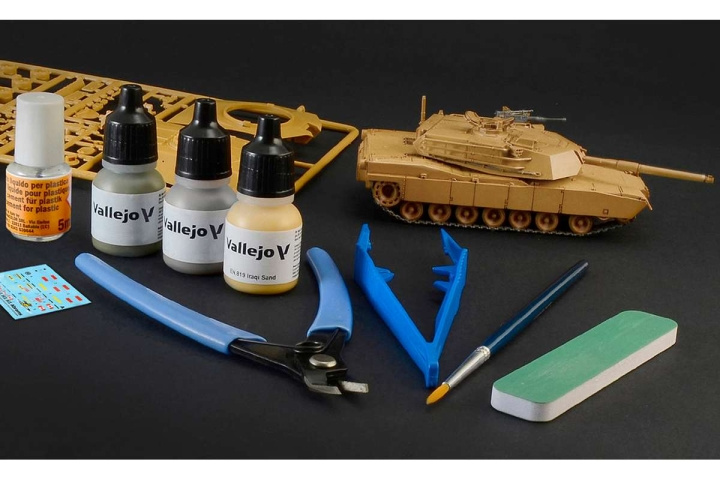 ITALERI 1:72 Complete modeling set M-1 Abrams i gruppen SPORT, FRITID & HOBBY / Hobby / Plastik modeller / Militære køretøjer (land) hos TP E-commerce Nordic AB (C29837)