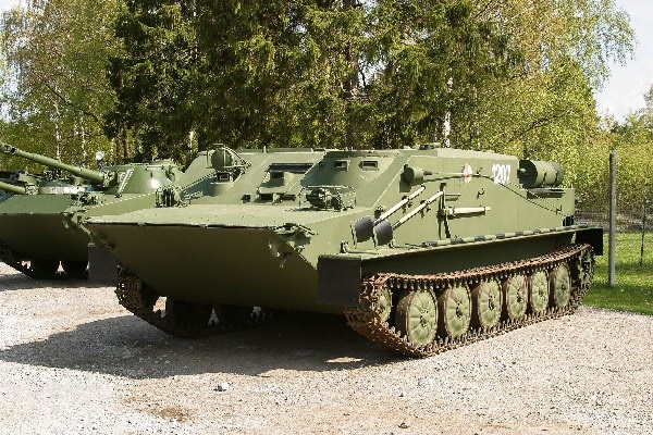 Revell BTR-50PK 1:72 i gruppen SPORT, FRITID & HOBBY / Hobby / Plastik modeller / Militære køretøjer (land) hos TP E-commerce Nordic AB (C29885)