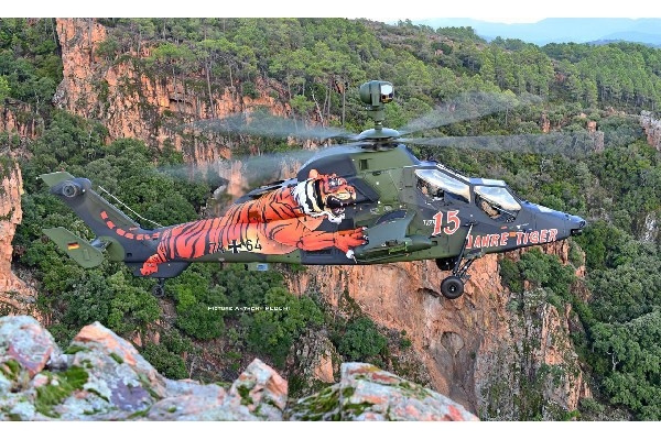 Revell Eurocopter Tiger \'15 Years Tiger\' 1:72 i gruppen SPORT, FRITID & HOBBY / Hobby / Plastik modeller / Fly & Helikoptere hos TP E-commerce Nordic AB (C29921)