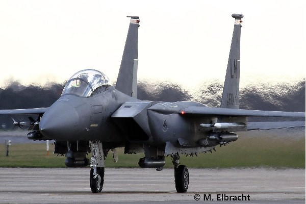 Revell F-15E Strike Eagle 1:72 i gruppen SPORT, FRITID & HOBBY / Hobby / Plastik modeller / Fly & Helikoptere hos TP E-commerce Nordic AB (C29923)