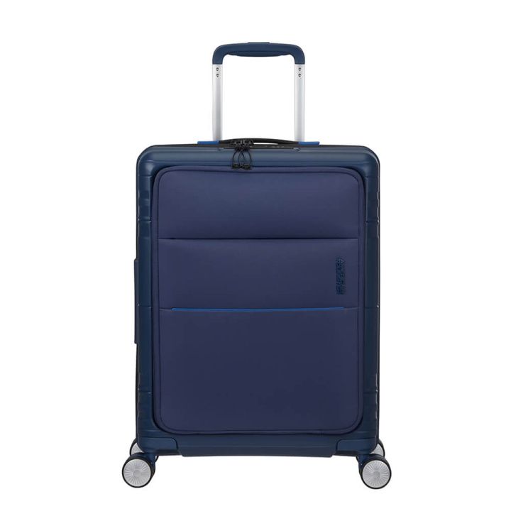 AMERICAN TOURISTER Hello Cabin Spinner 55 Front Pocket Navy i gruppen SPORT, FRITID & HOBBY / Rejsetilbehør / Rejsetasker hos TP E-commerce Nordic AB (C30253)