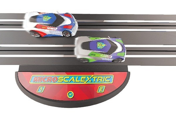 Scalextric Micro, mains powered track piece 1:64 i gruppen LEGETØJ, BØRN & BABY / Radiostyrede / Bilbaner / Baner hos TP E-commerce Nordic AB (C30488)