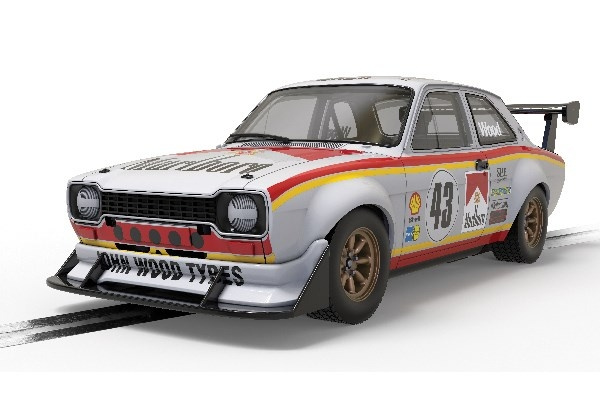 Scalextric Ford Escort MK1 RSR - Lea Wood 1:32 i gruppen LEGETØJ, BØRN & BABY / Radiostyrede / Bilbaner / Bilar hos TP E-commerce Nordic AB (C30504)